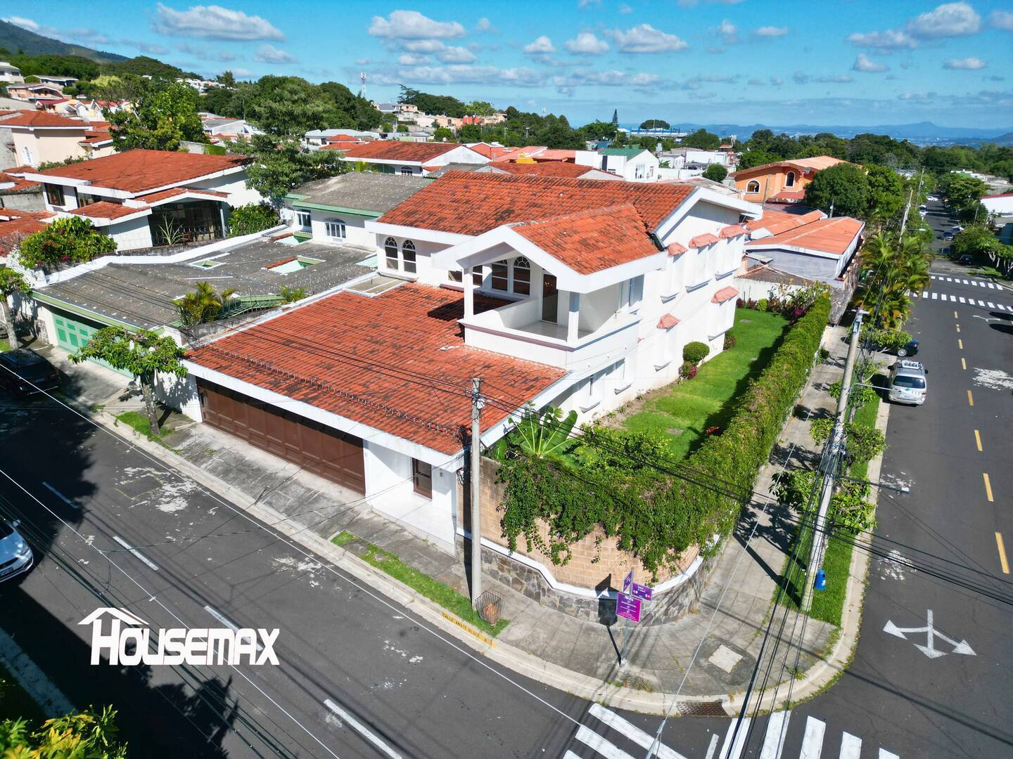 #101 - Casa y Residencia para Venta en Santa Tecla - La Libertad