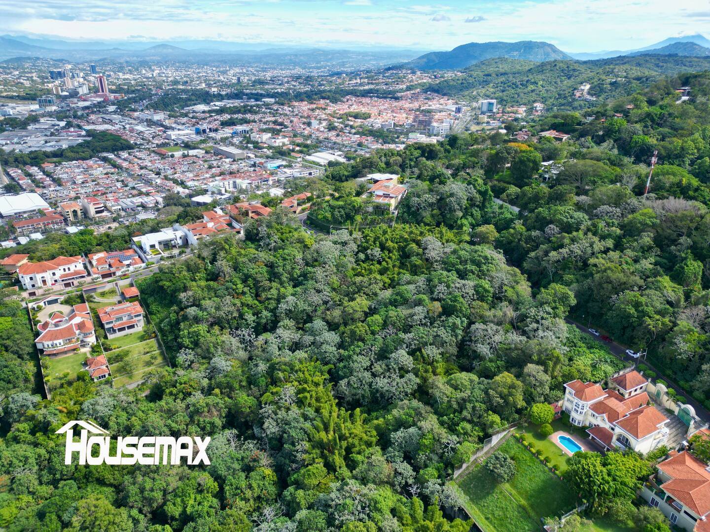#106 - Terrenos y Urbanizaciones para Venta en Antiguo Cuscatlán - La Libertad