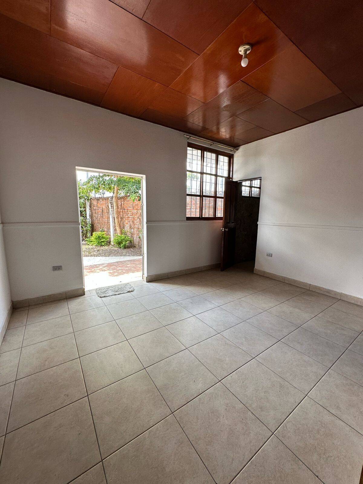 #122 - Casa y Residencia para Alquiler en San Salvador - San Salvador