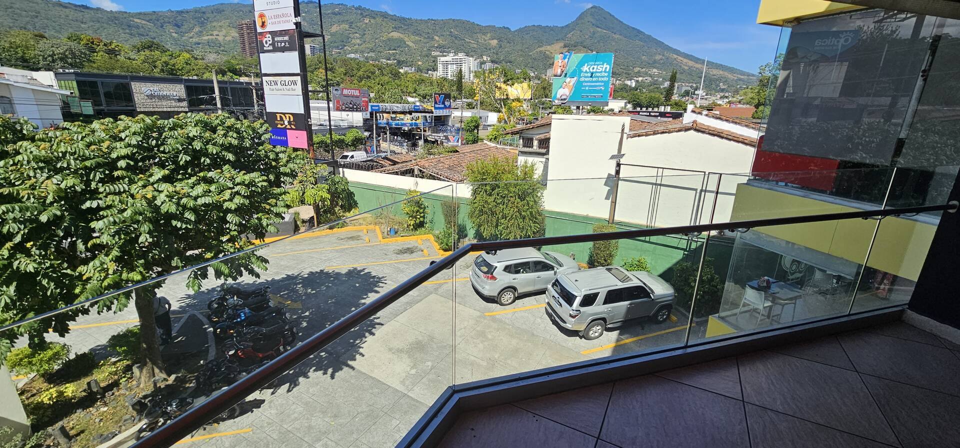 #128 - Locales, Oficinas y Bodegas para Alquiler en San Salvador - San Salvador