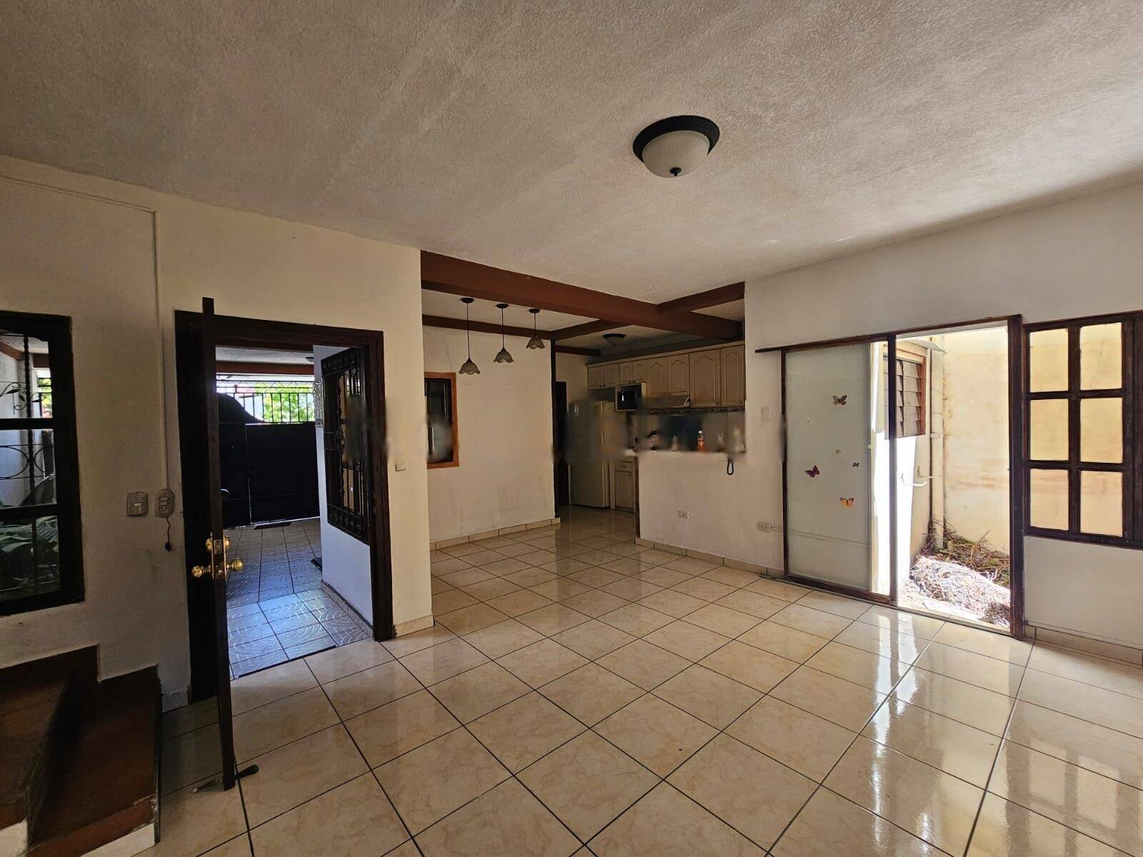 #146 - Casa y Residencia para Alquiler en Santa Tecla - La Libertad