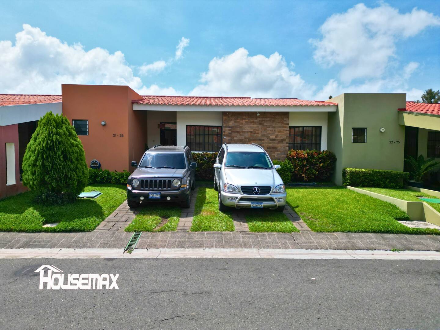 #173 - Casa y Residencia para Venta en San José Villanueva - La Libertad