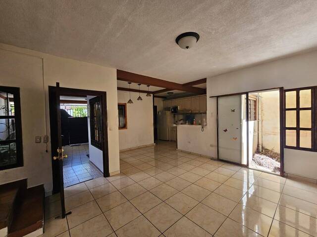 #146 - Casa y Residencia para Alquiler en Santa Tecla - La Libertad