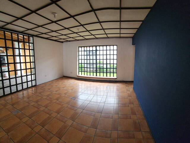 #208 - Casa y Residencia para Venta en Santa Tecla - La Libertad