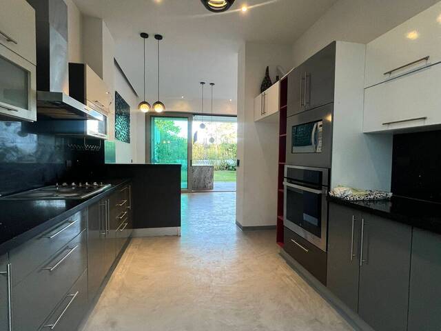 #240 - Casa y Residencia para Venta en Nuevo Cuscatlán - La Libertad