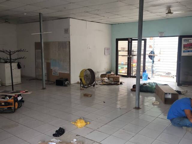 #241 - Locales, Oficinas y Bodegas para Alquiler en La Libertad - La Libertad - 3